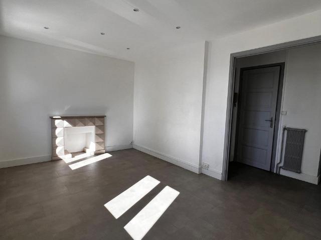 Location Appartement 2 pièces 48m² AUBENAS 07200