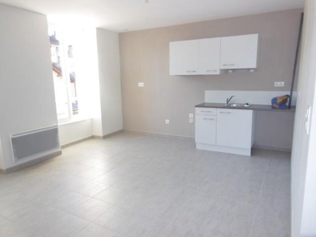Location Appartement 2 pièces 48m² AURILLAC 15000