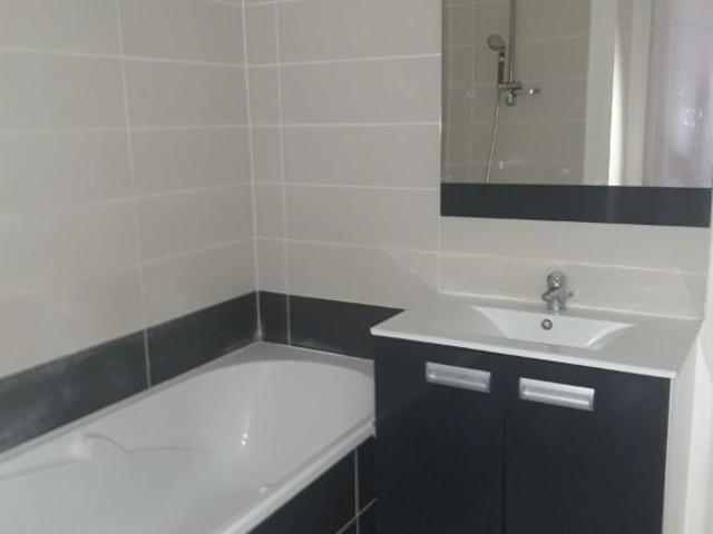 Location Appartement 2 pièces 48m² BOIS GUILLAUME 76230