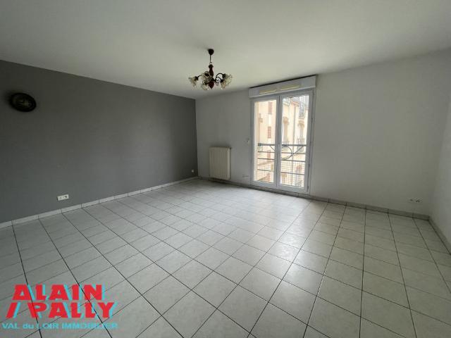 Location Appartement 2 pièces 48m² BONNEVAL 28800
