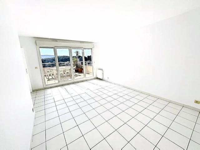 Location Appartement 2 pièces 48m² LE CANNET 06110