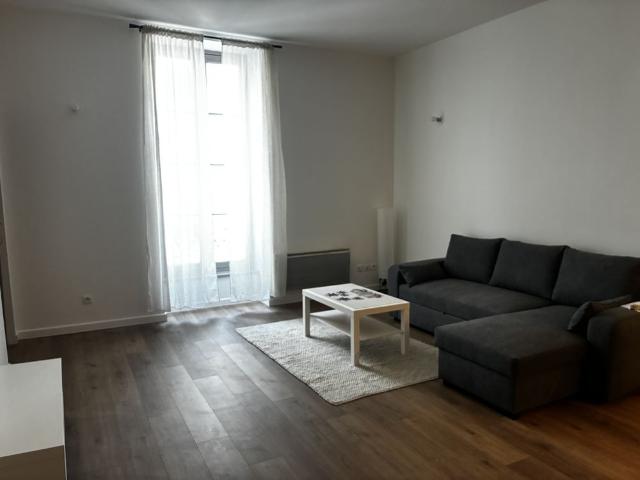 Location Appartement 2 pièces 48m² NIMES 30000