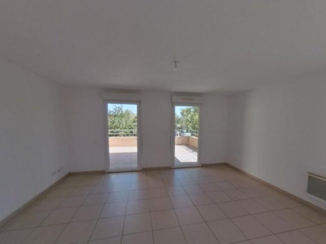 Location Appartement 2 pièces 48m² SORGUES 84700