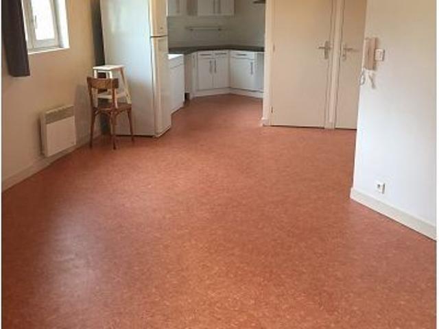 Location Appartement 2 pièces 48m² SAUMUR 49400