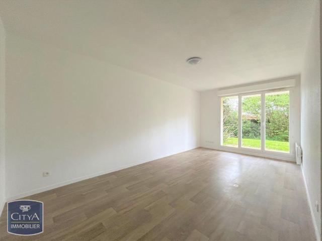 Location Appartement 2 pièces 48m² PINEUILH 33220