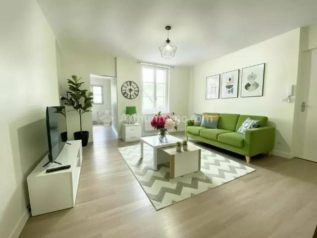 Location Appartement 2 pièces 48m² TOURS 37000