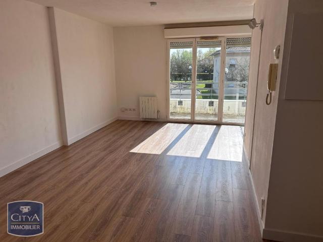 Location Appartement 2 pièces 48m² VAYRES 33870