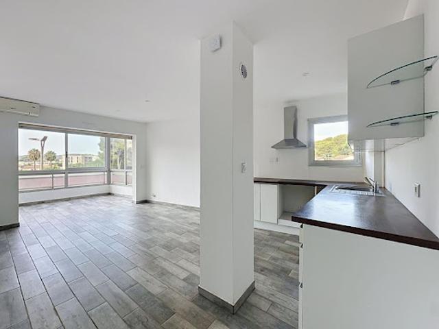 Location Appartement 2 pièces 49.53 m2 Le Cannet