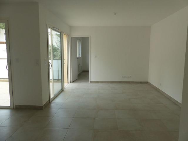 Location appartement 2 pièces, 49.50m², Nîmes