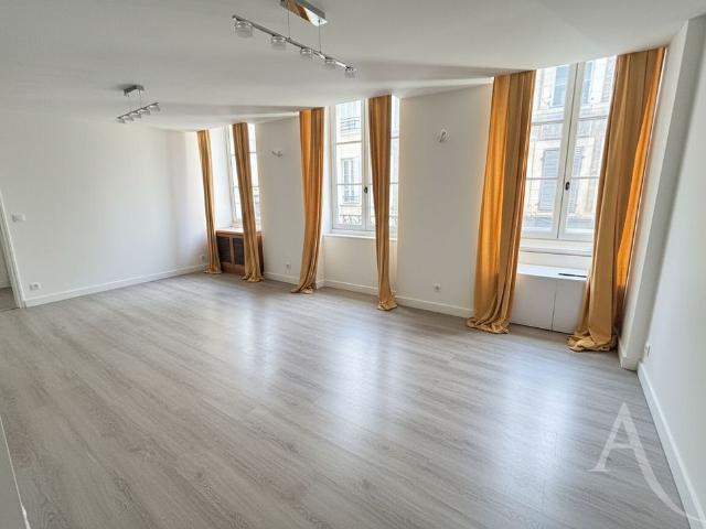 Location appartement 2 pièces, 49.93m², Châteauroux