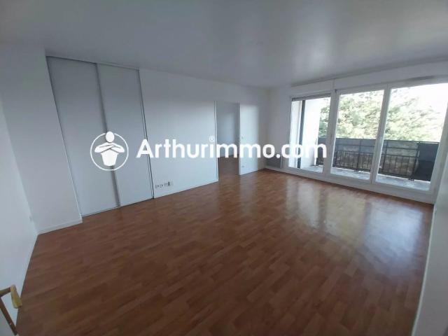 Location Appartement 2 pièces 49 m2 à Savigny le Temple