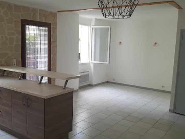Location Appartement 2 pièces 49 m2 Cadolive