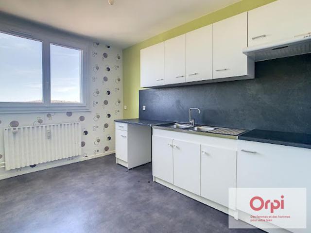 Location Appartement 2 pièces 49 m2 Montluçon