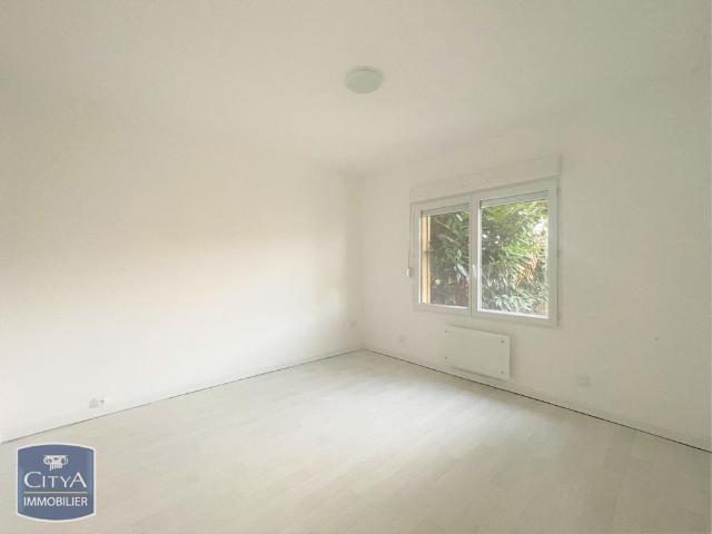 Location Appartement 2 pièces 49m² COUTRAS 33230