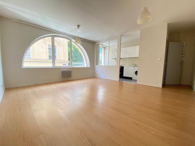 Location Appartement 2 pièces 49m² BORDEAUX 33000