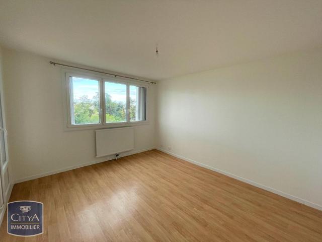 Location Appartement 2 pièces 49m² LONGVIC 21600