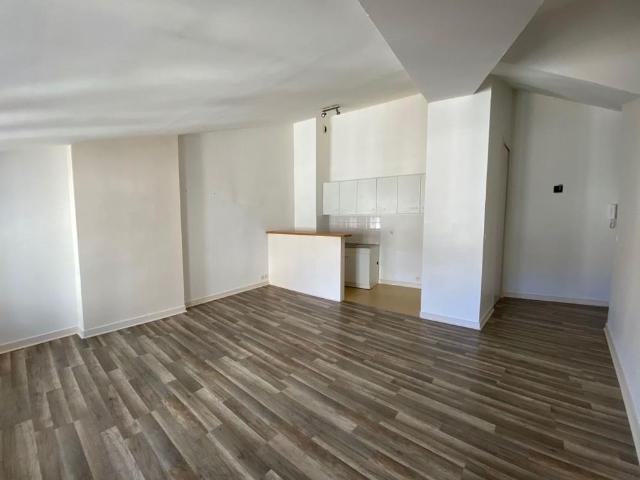 Location Appartement 2 pièces 49m² LA ROCHELLE 17000