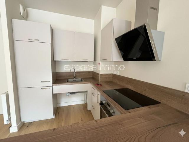 Location Appartement 2 pièces 49m² MONT ST AIGNAN 76130