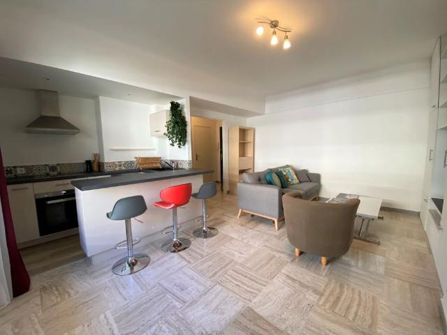 Location Appartement 2 pièces 49m² NICE 06100
