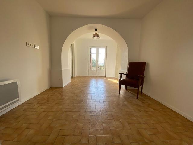 Location appartement 2 pièces, 53.46m², Carlipa