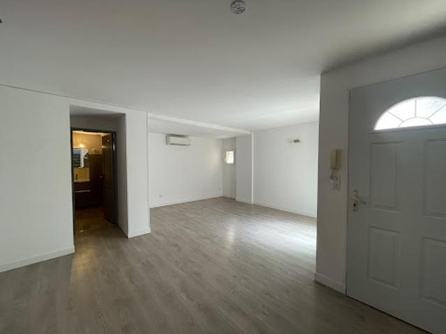 Location Appartement 2 pièces 53.66 m2 Nimes