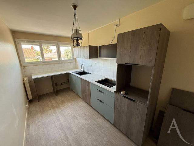 Location appartement 2 pièces, 53.68m², Châteauroux