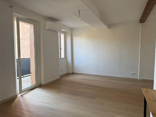 Location appartement 2 pièces, 53.00m², La Crau