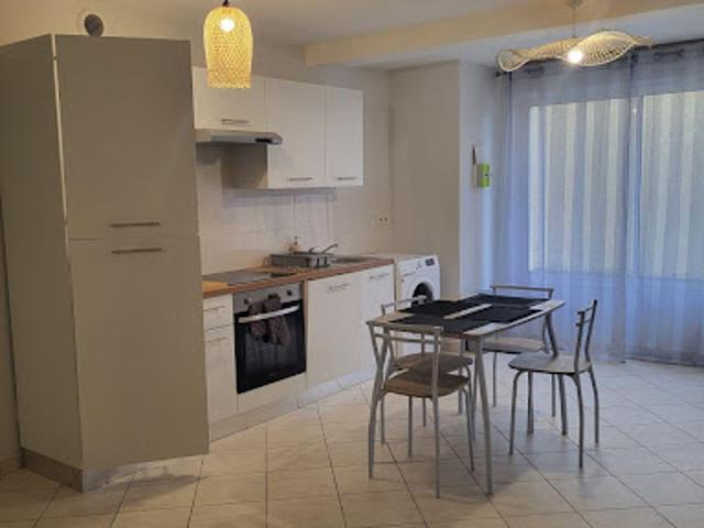 Location Appartement 2 pièces 53 m2 Chassieu