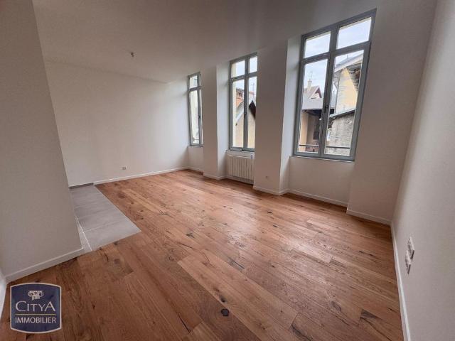 Location Appartement 2 pièces 53m² CHAMBERY 73000