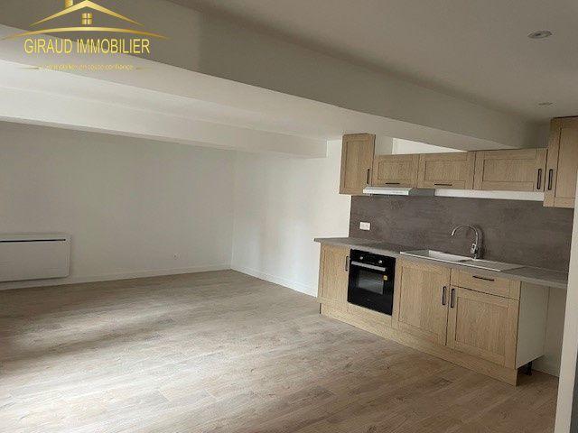 Location Appartement 2 pièces 53m² CHARLIEU 42190