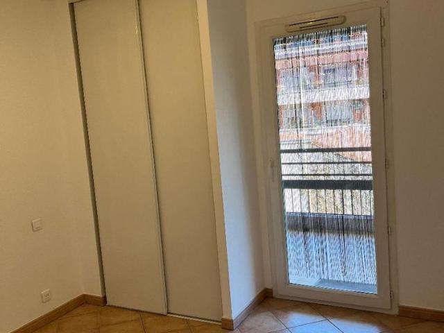 Location Appartement 2 pièces 53m² DRAGUIGNAN 83300