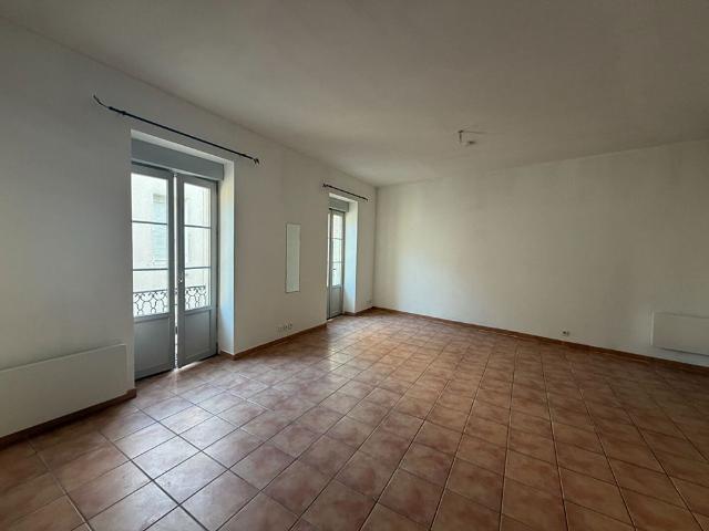 Location Appartement 2 pièces 53m² NIMES 30000