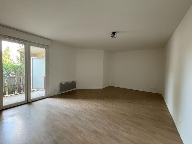 Location appartement 2 pièces, 50.14m², Verneuil l'Étang