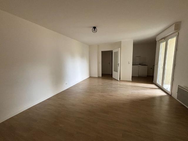 Location appartement 2 pièces, 50.14m², Verneuil l'Étang