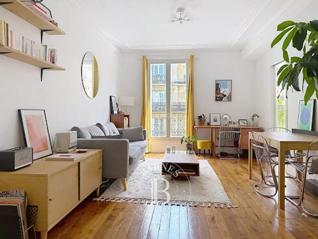 Location Appartement 2 pièces 50.37 m2 Paris 18ème