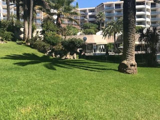 Location Appartement 2 pièces 50 m2 Cannes la bocca