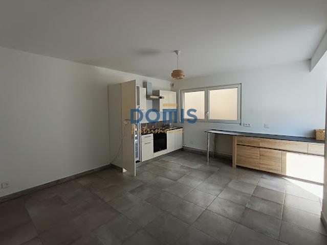 Location Appartement 2 pièces 50 m2 Nimes