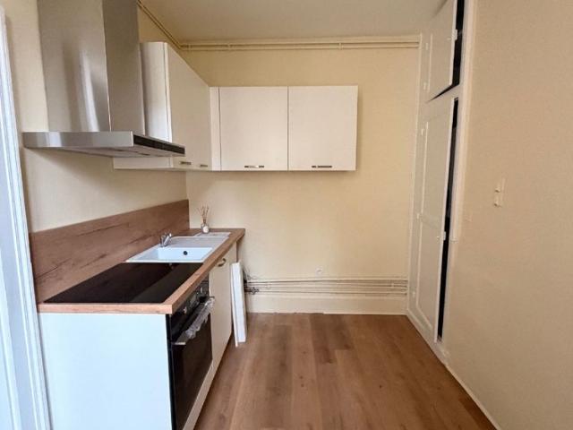 Location Appartement 2 pièces 50m² MOULINS 03000