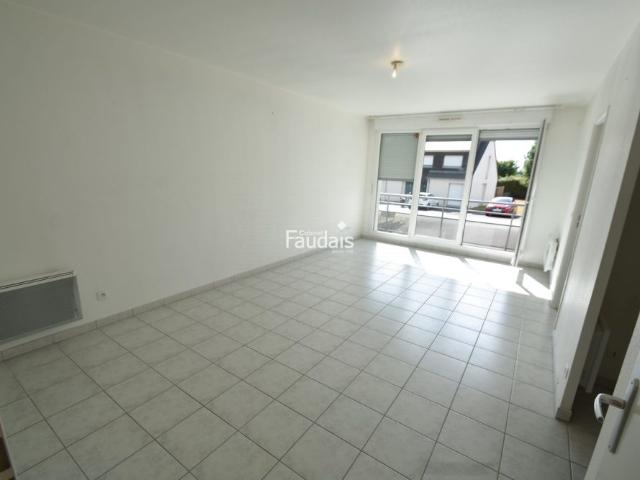 Location Appartement 2 pièces 50m² ST LO 50000