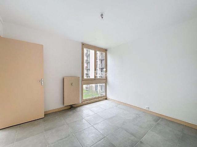 Location Appartement 2 pièces 50m² ST LO 50000