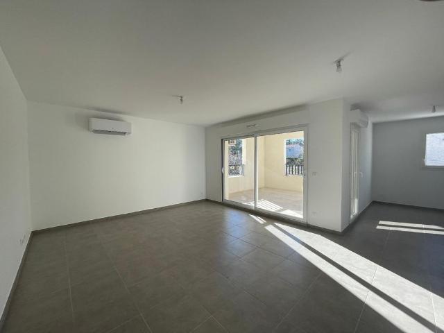 Location Appartement 2 pièces 50m² ST MAXIMIN LA STE BAUME 83470