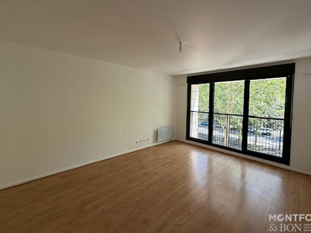 Location Appartement 2 pièces 51.74 m2 Paris 19ème