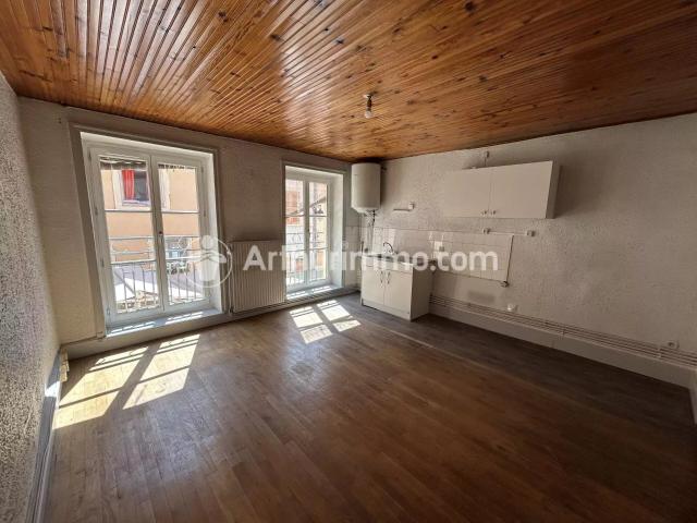 Louer appartement de 2 pièces 51 m² 558 € à Trévoux 01600: une annonce Arthurimmo.com