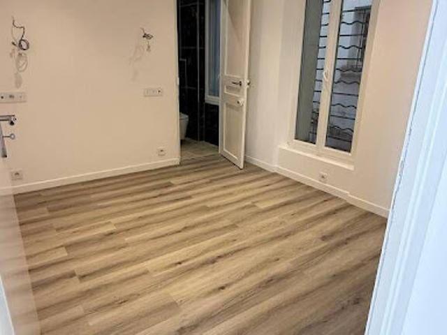 Location Appartement 2 pièces 51 m2 Paris 18ème