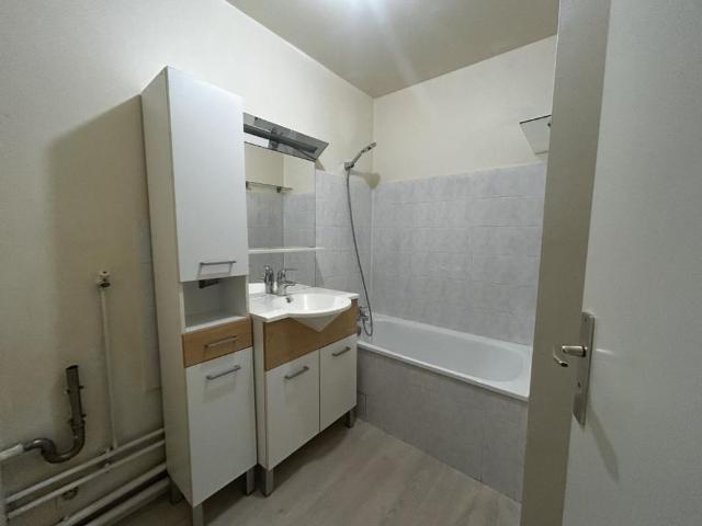 Location Appartement 2 pièces 51m² CHAMBERY 73000