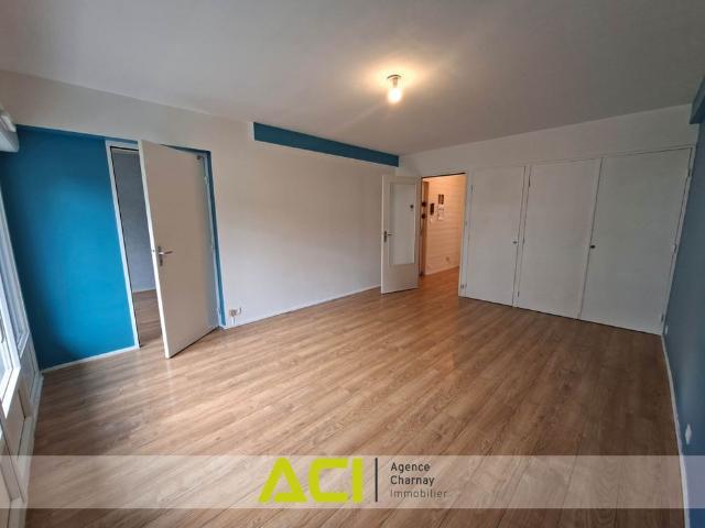 Location Appartement 2 pièces 51m² CHARNAY LES MACON 71850