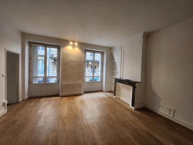 Location Appartement 2 pièces 51m² BORDEAUX 33000