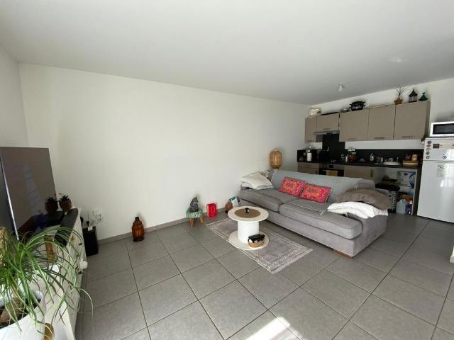 Location Appartement 2 pièces 51m² GUILHERAND GRANGES 07500