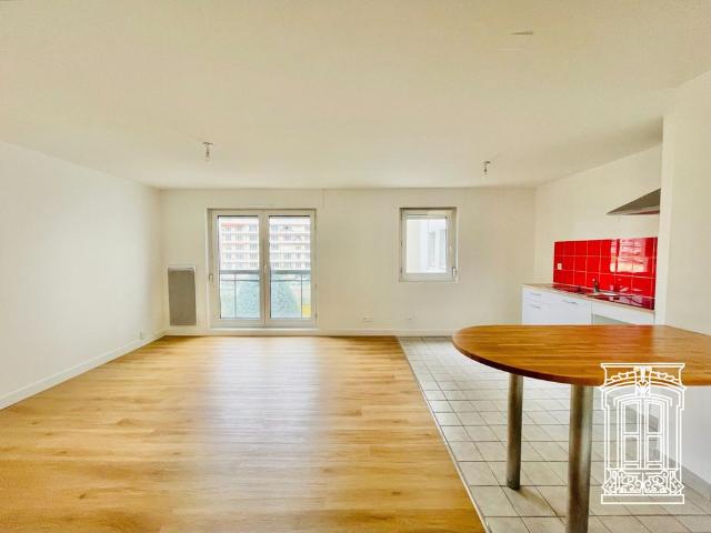 Location Appartement 2 pièces 51m² LYON 8ème