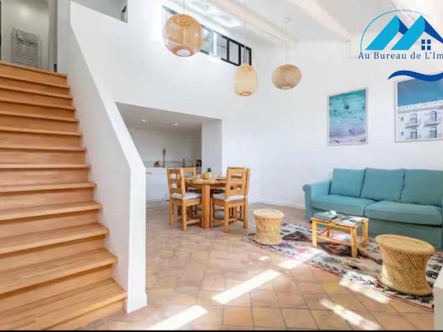 Location Appartement 2 pièces 51m² MARSEILLE 1er